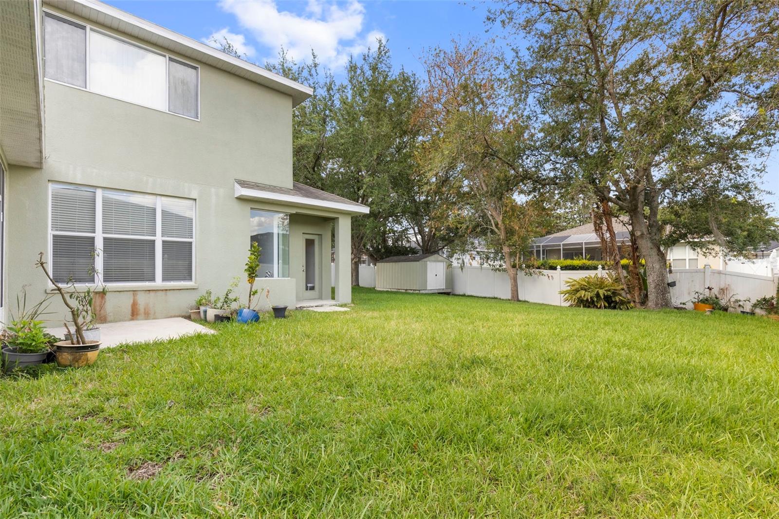 VALRICO LAKE - Residential