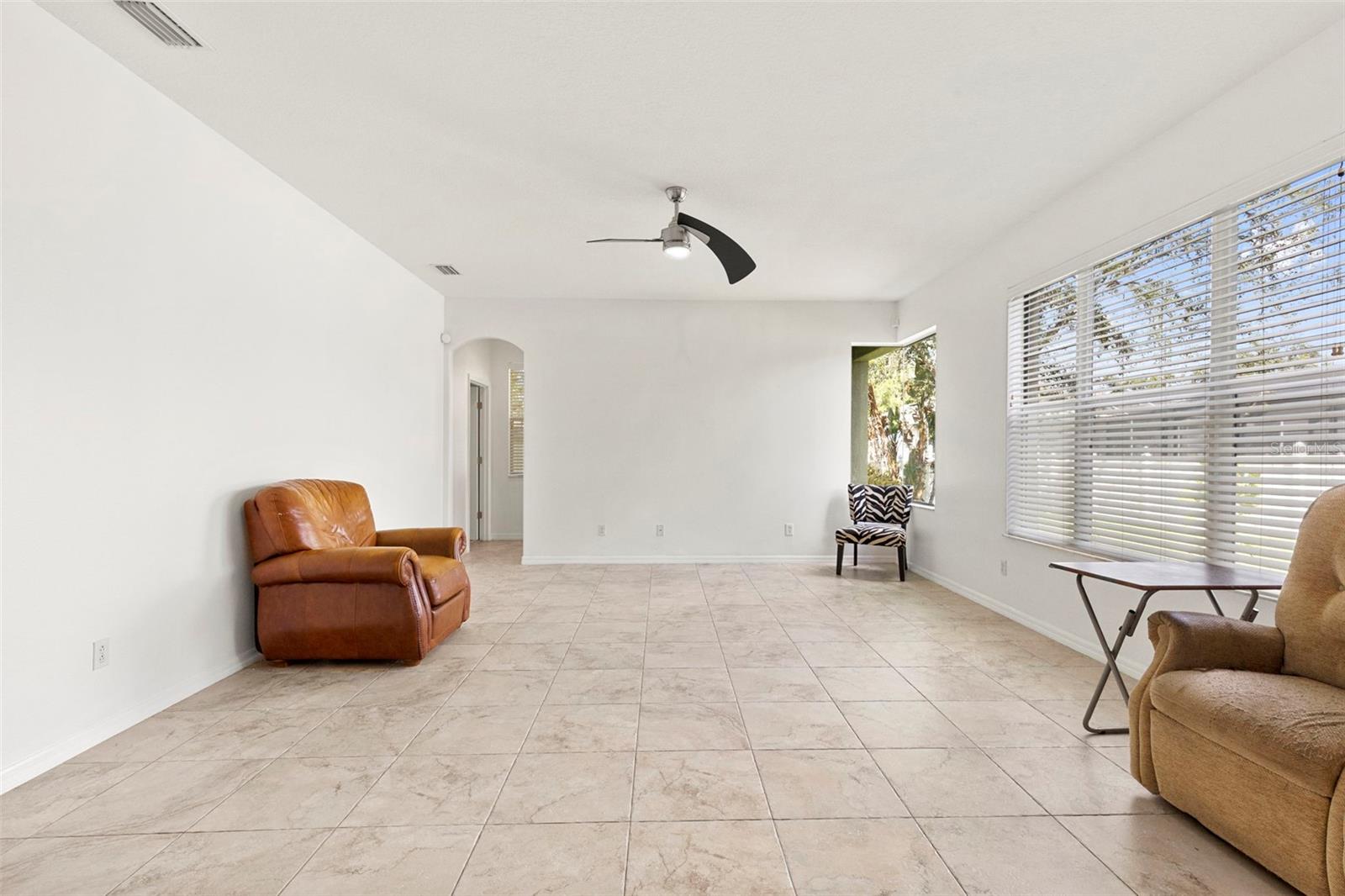 VALRICO LAKE - Residential