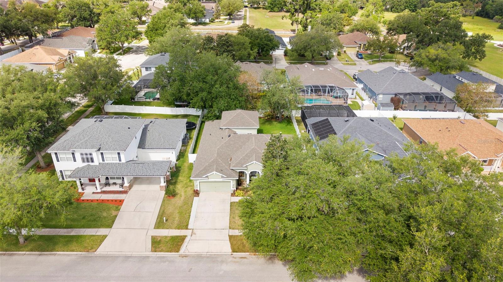 VALRICO LAKE - Residential