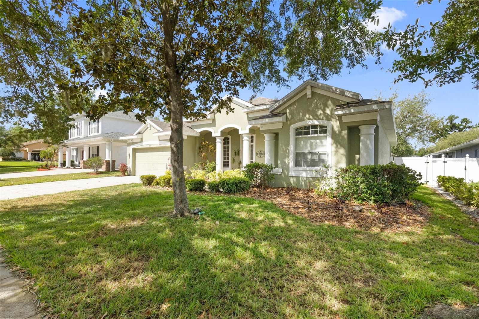 VALRICO LAKE - Residential