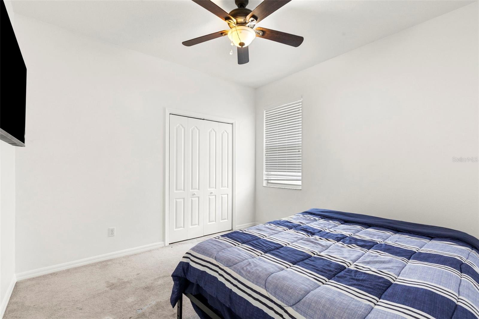 VALRICO LAKE - Residential