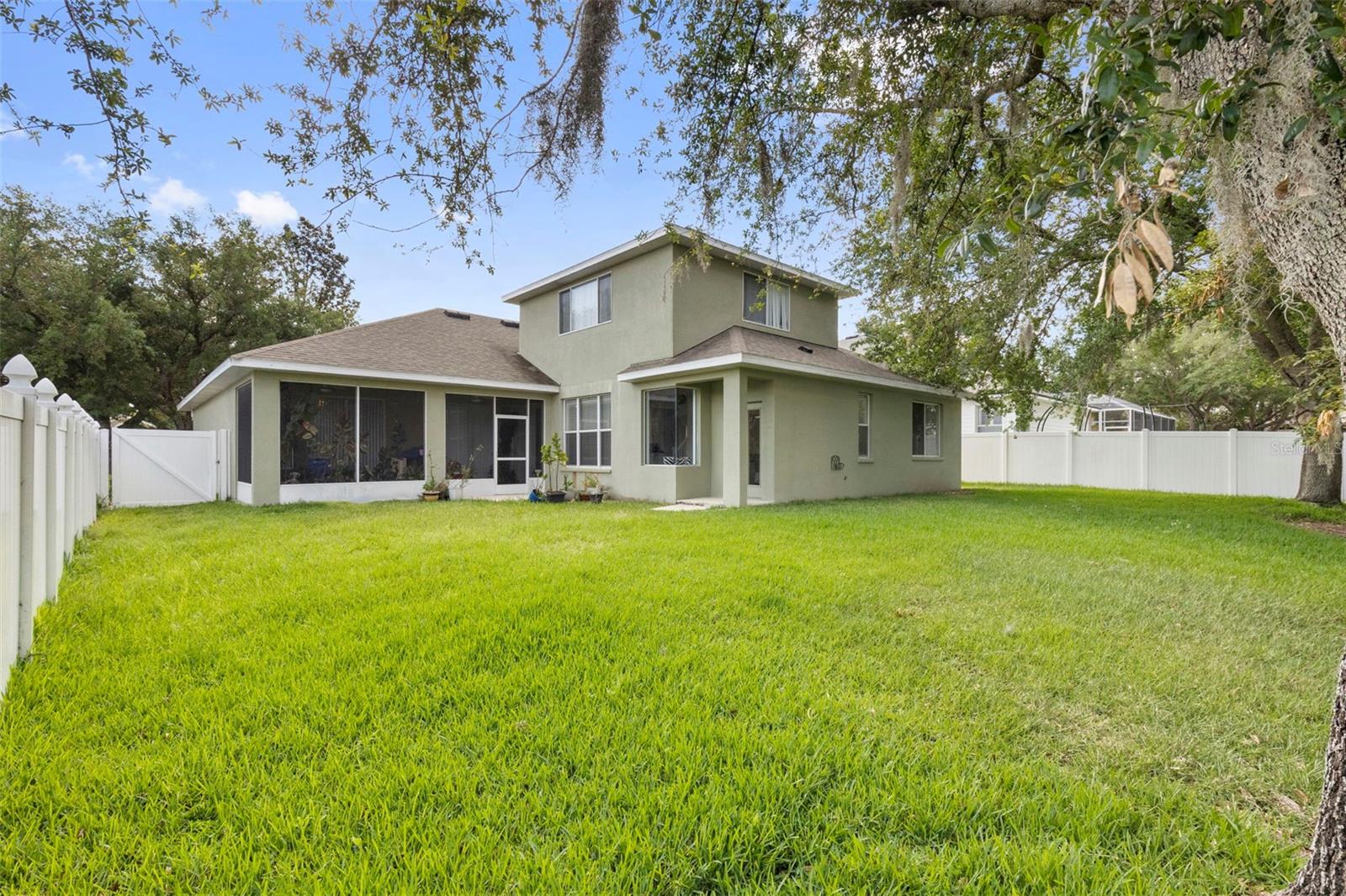 VALRICO LAKE - Residential