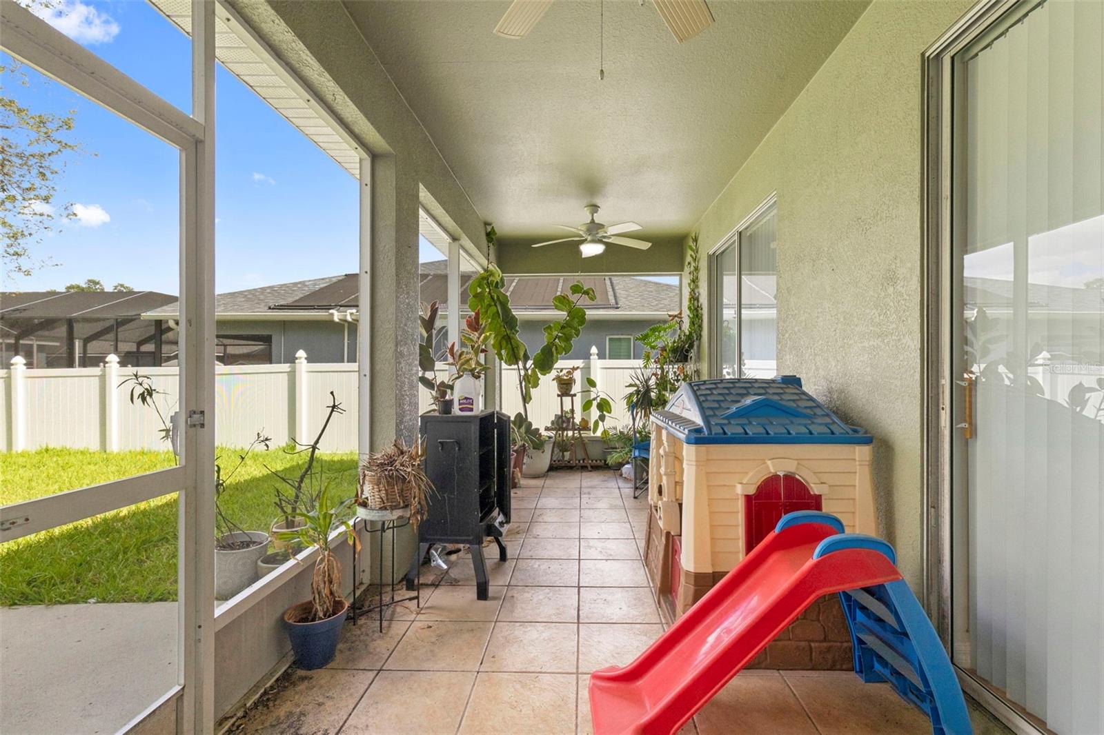 VALRICO LAKE - Residential