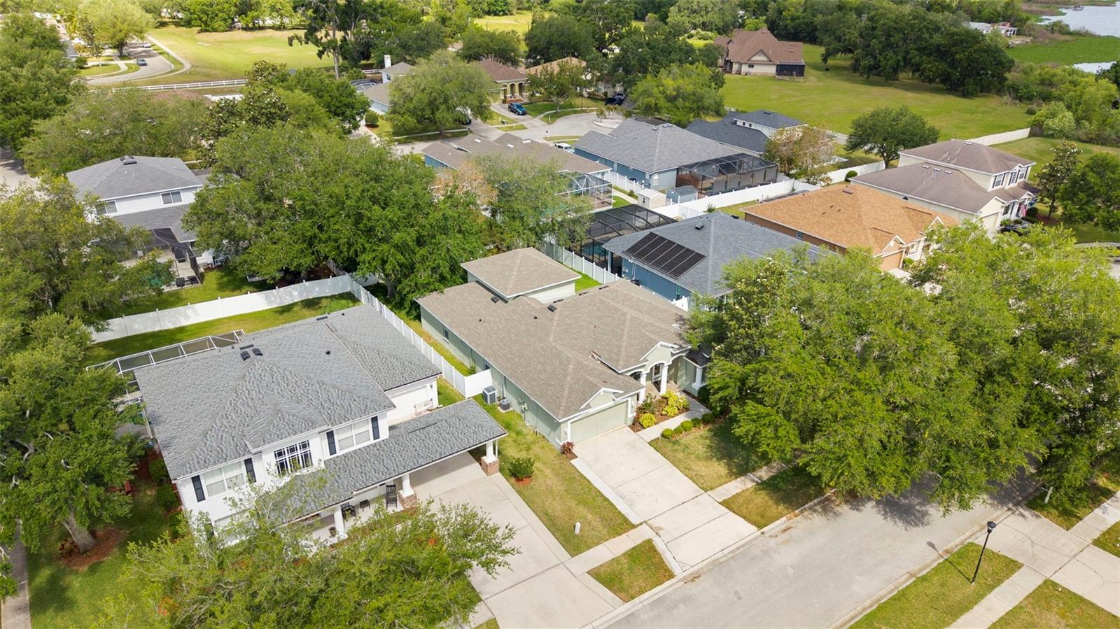 VALRICO LAKE - Residential