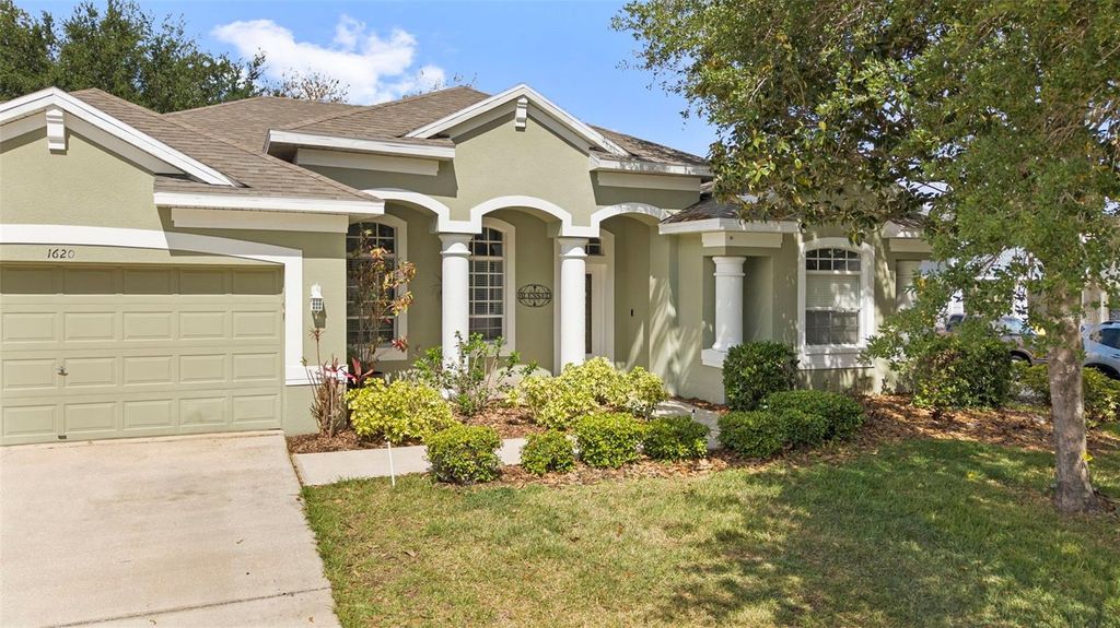 Photo of 1620 Grand Heritage Boulevard, Valrico, FL 33594 (MLS # TB8503009)