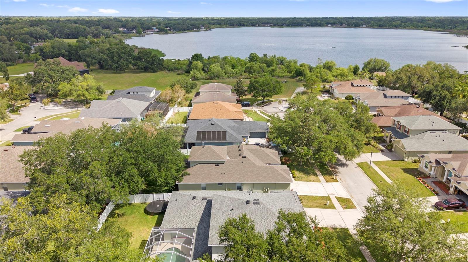 VALRICO LAKE - Residential
