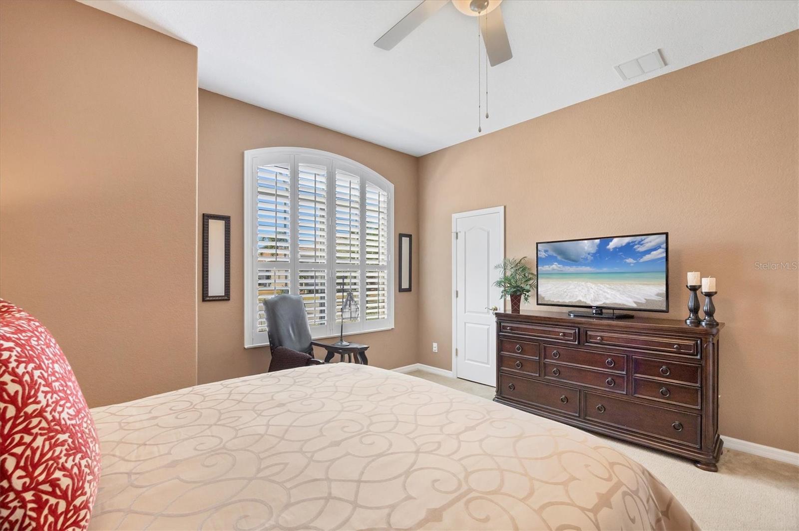 KINGS GATE PH 06 - Residential