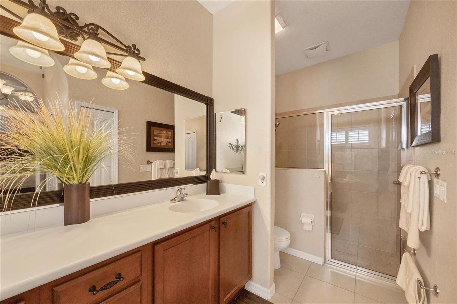 KINGS GATE PH 06 - Residential