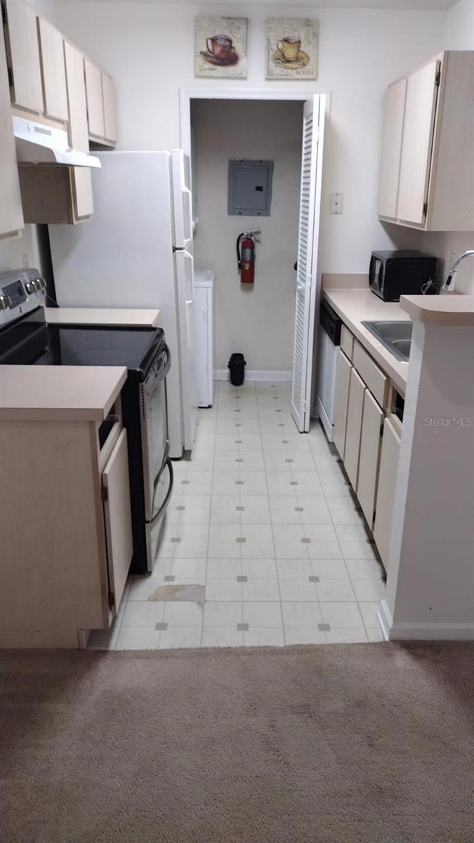 SUNSET LAKE CONDOMINIUM - Residential