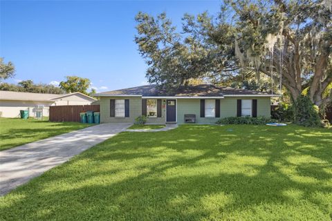 Photo of 14 Sun Country Court, Eustis, FL 32726 (MLS # O6347876) Photo of 14 Sun Country Court, Eustis, FL 32726 (MLS # O6347876)