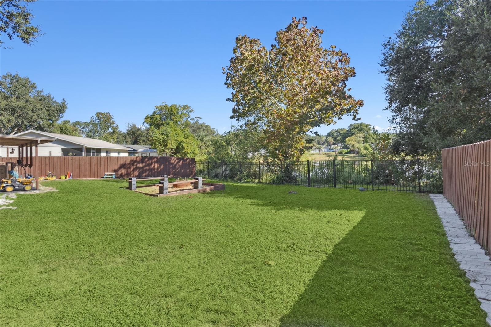 SUN COUNTRY VILLAGE - Residential