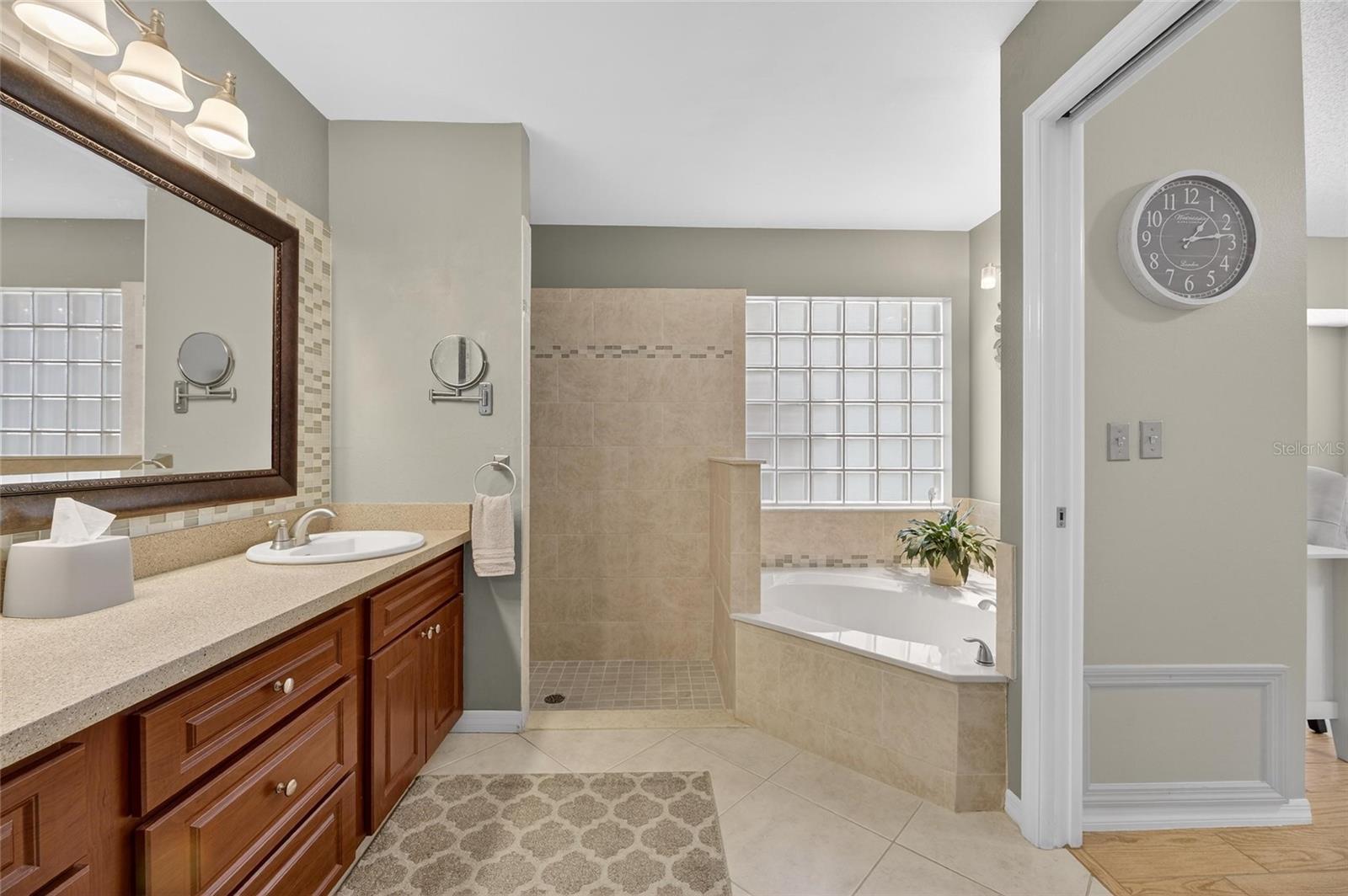 SUN CITY CENTER UNIT 162 PH - Residential