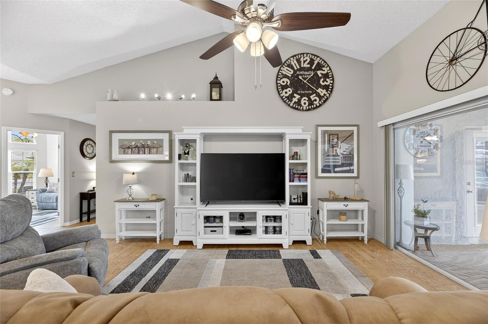 SUN CITY CENTER UNIT 162 PH - Residential