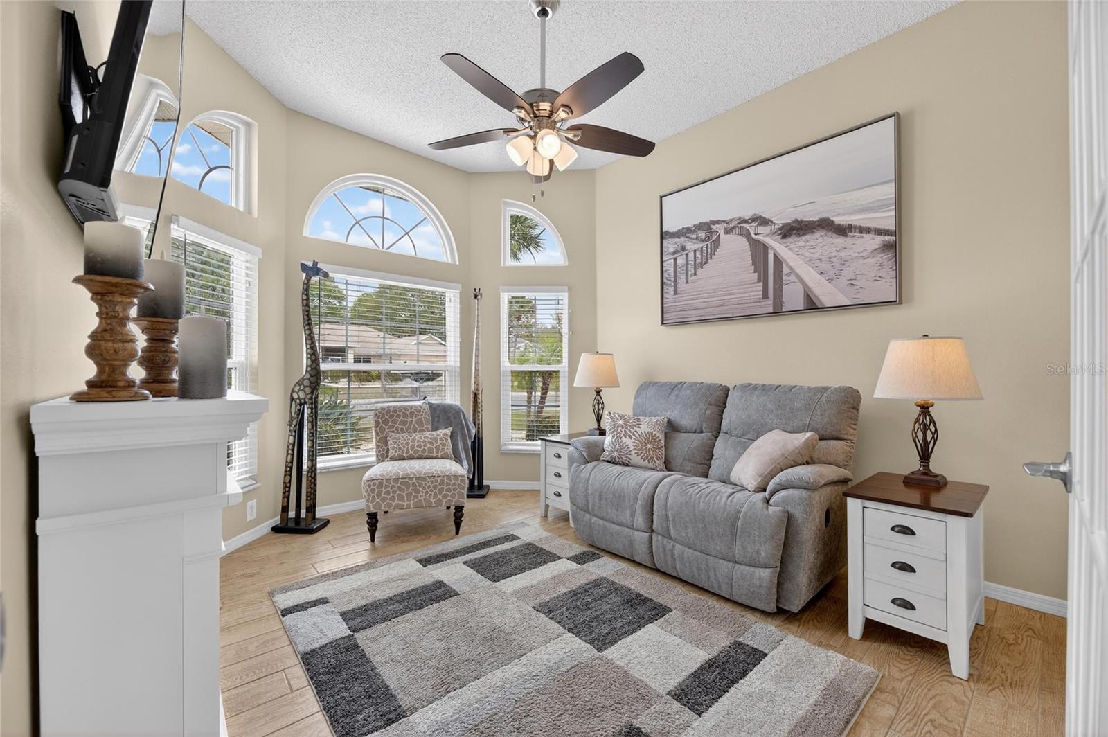 SUN CITY CENTER UNIT 162 PH - Residential