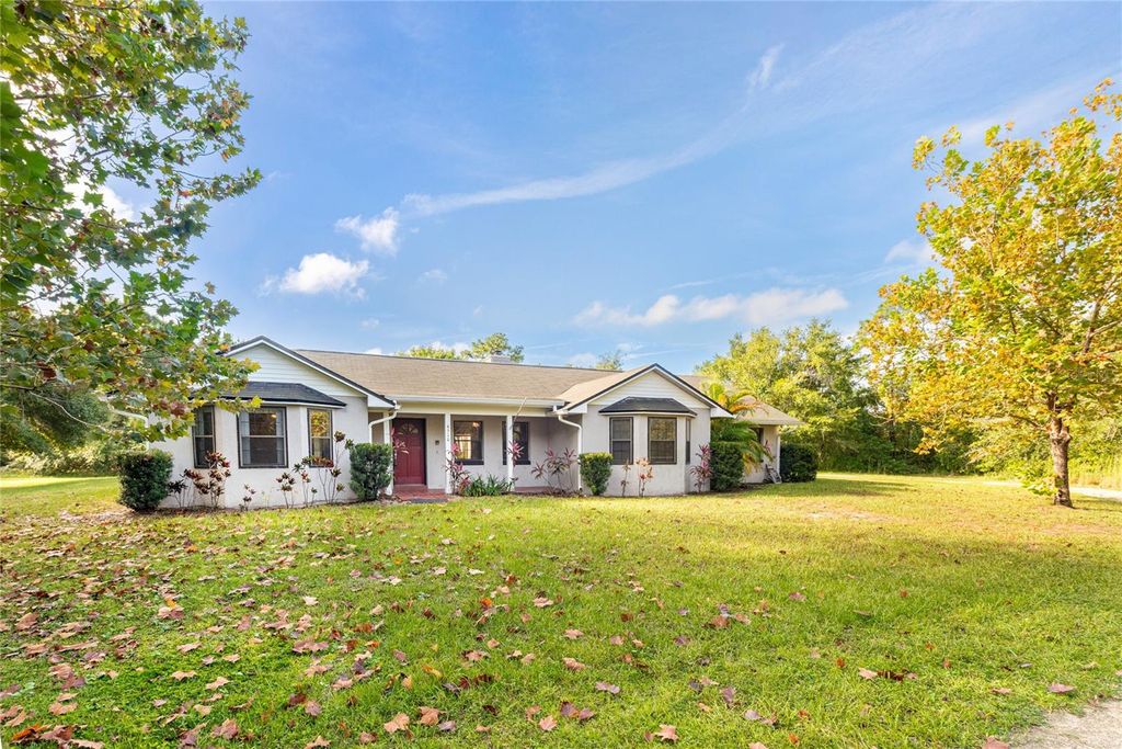 Photo of 4510 Pine Tree Drive, Saint Cloud, FL 34772 (MLS # R4910049)