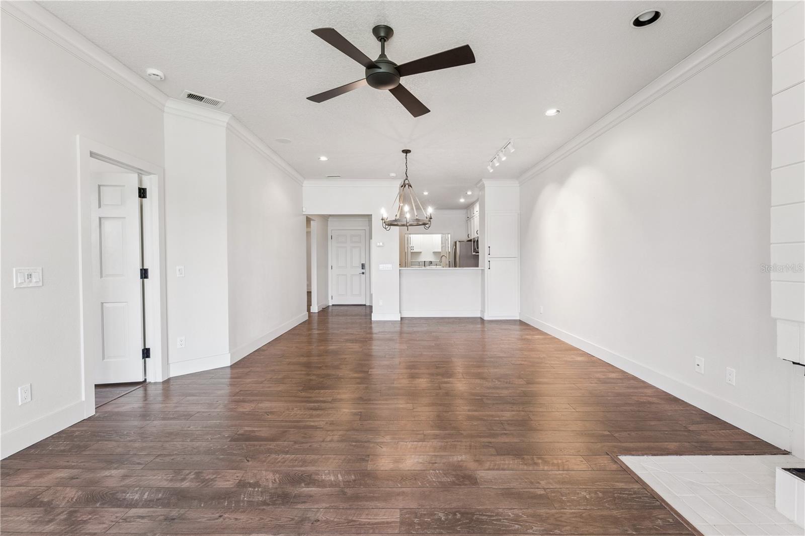 467 HAMPTONCREST CIRCLE 301