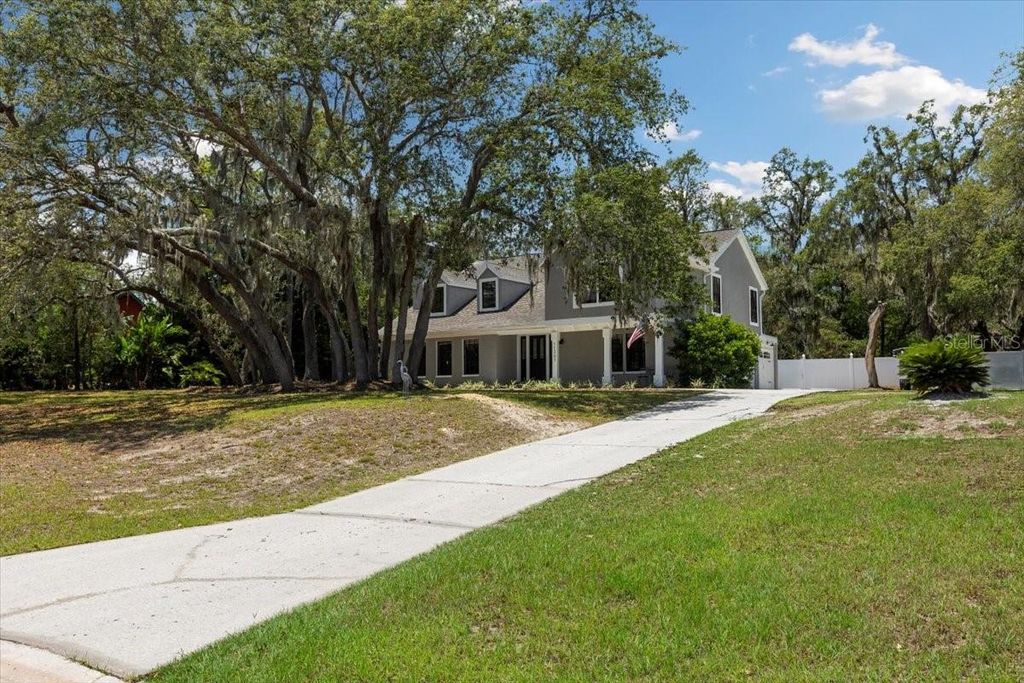 Photo of 11207 Donneymoor Drive, Riverview, FL 33569 (MLS # TB8386888)