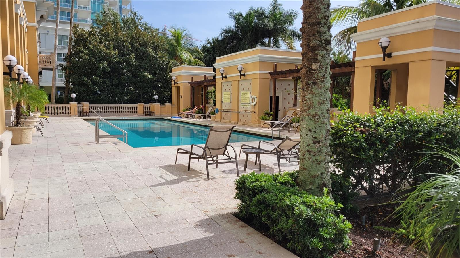 RENAISSANCE 1 - Residential Lease