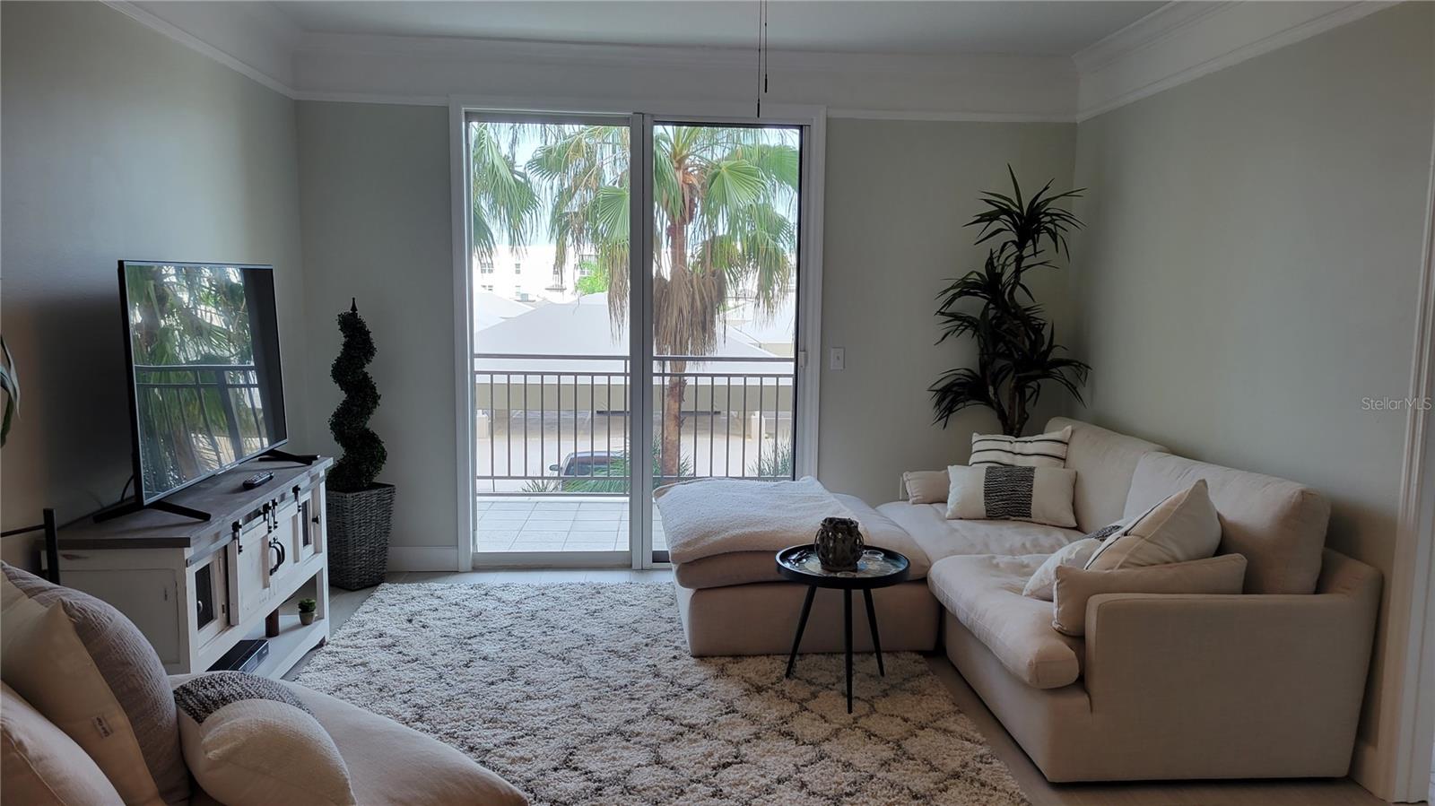 RENAISSANCE 1 - Residential Lease
