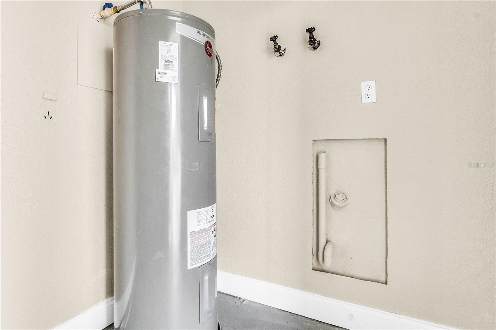 PINE HILLS SUB 11 - Residential Lease