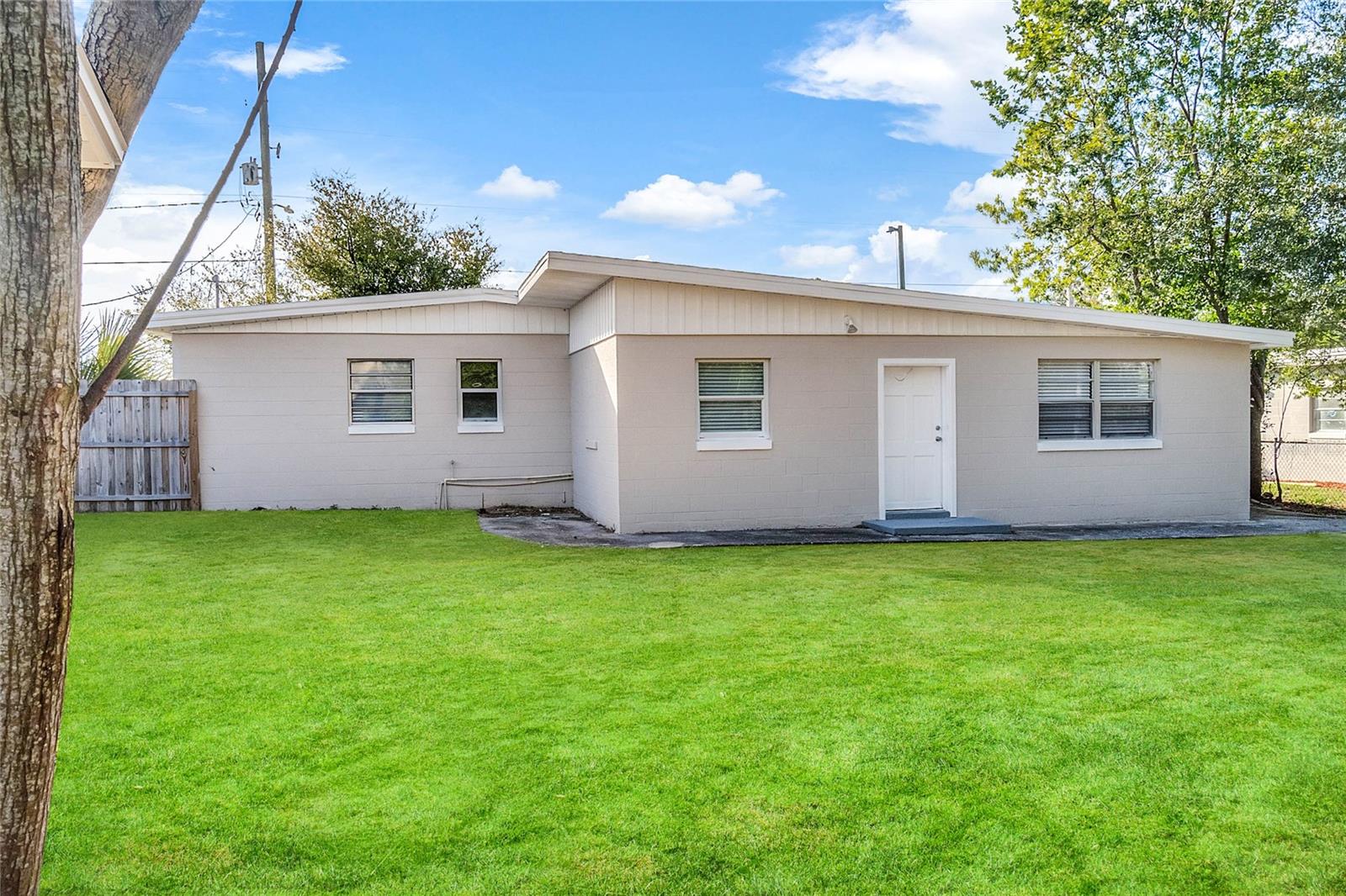 PINE HILLS SUB 11 - Residential Lease