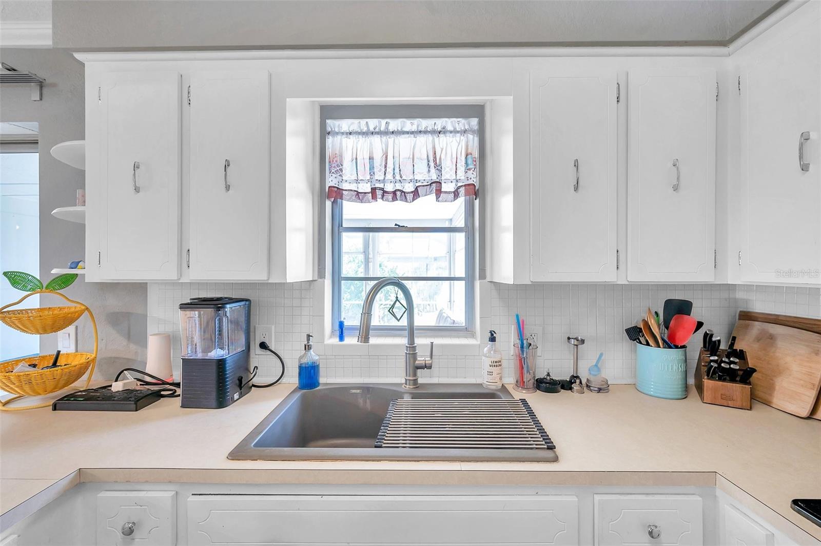 SHERYL MANOR - Residential