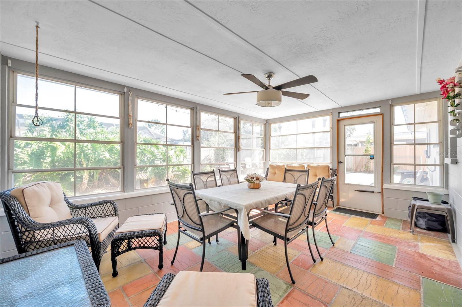 SHERYL MANOR - Residential