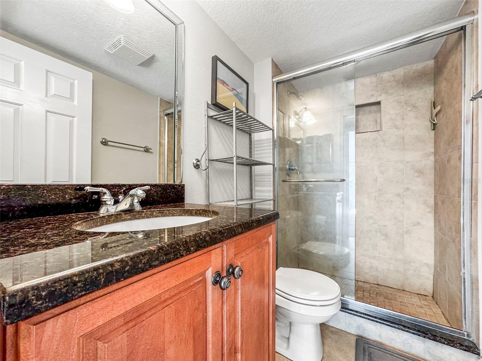 NINE FIFTY BROADWAY - Residential