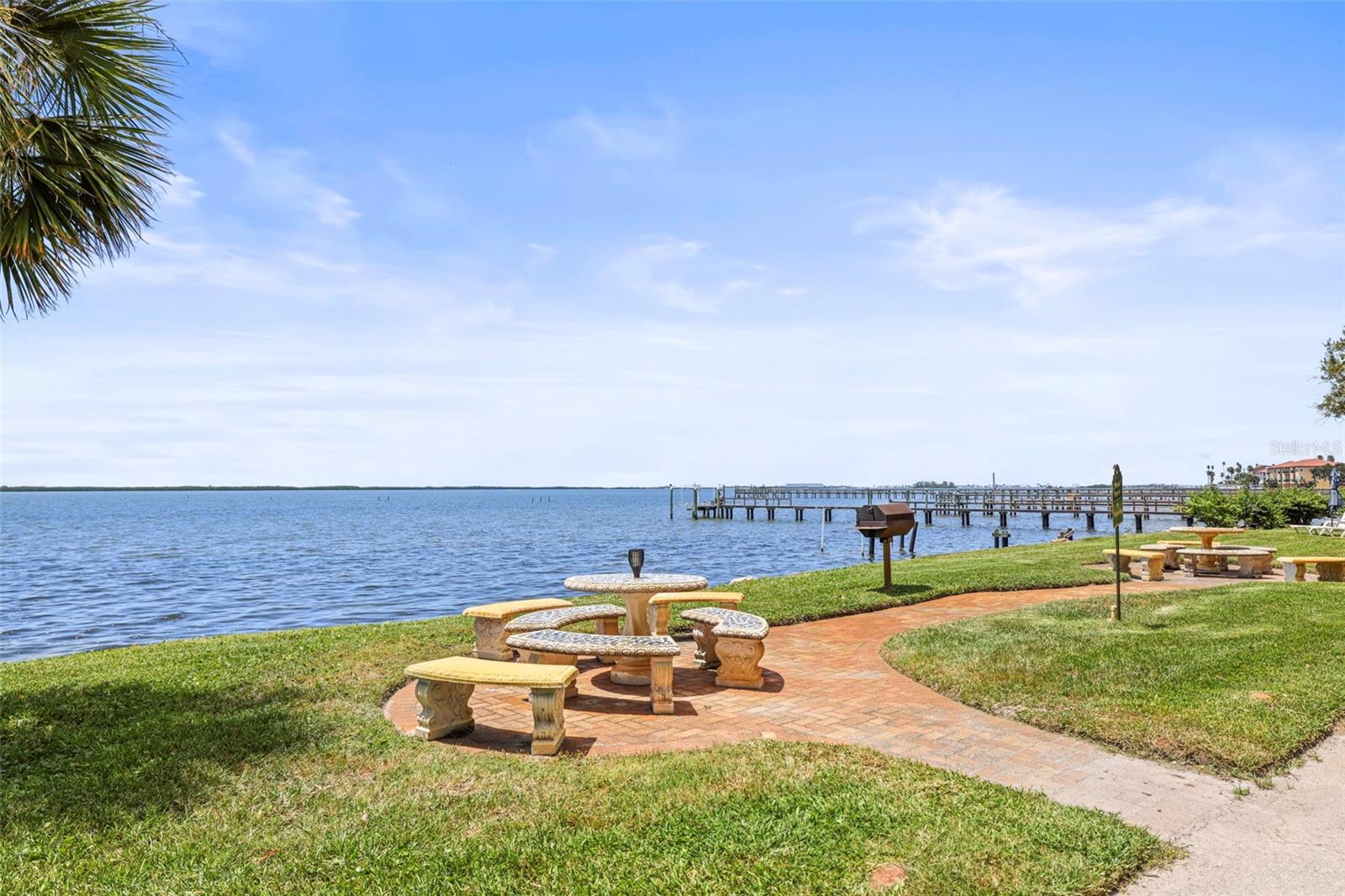 NINE FIFTY BROADWAY - Residential