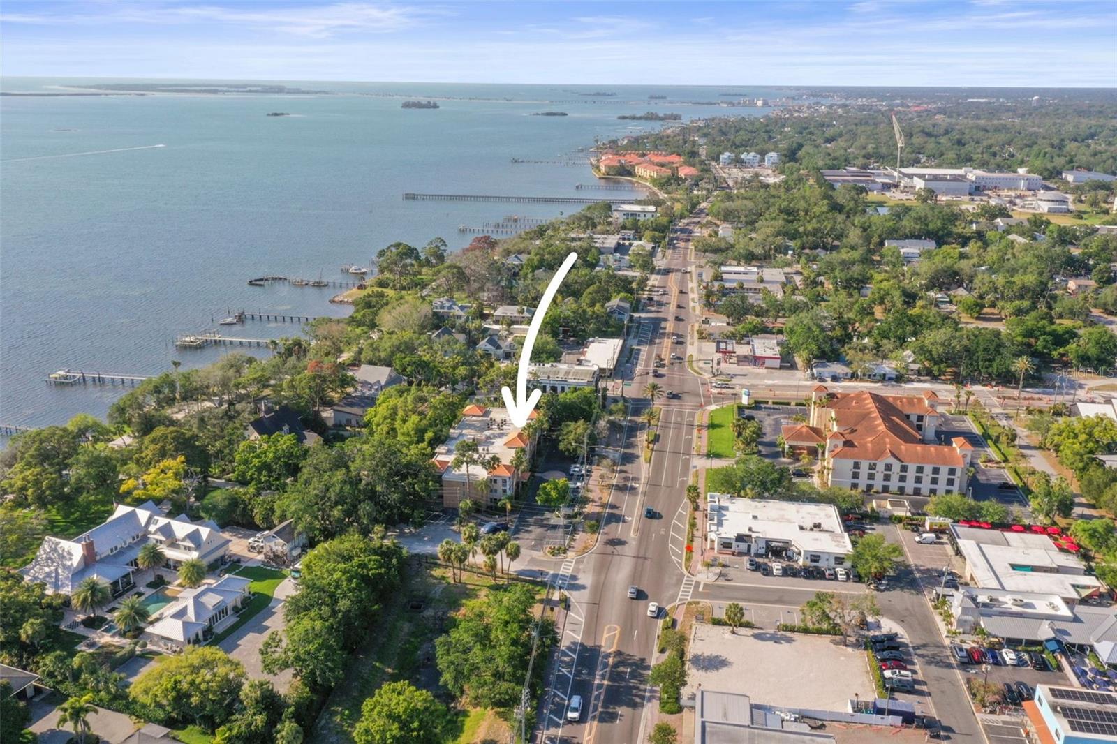 NINE FIFTY BROADWAY - Residential