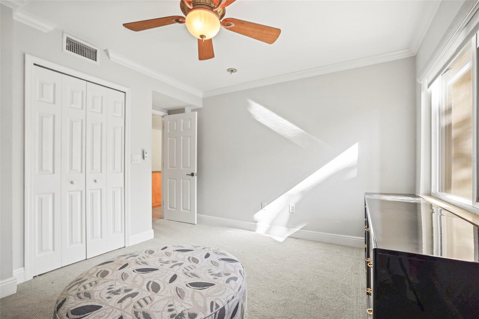 NINE FIFTY BROADWAY - Residential