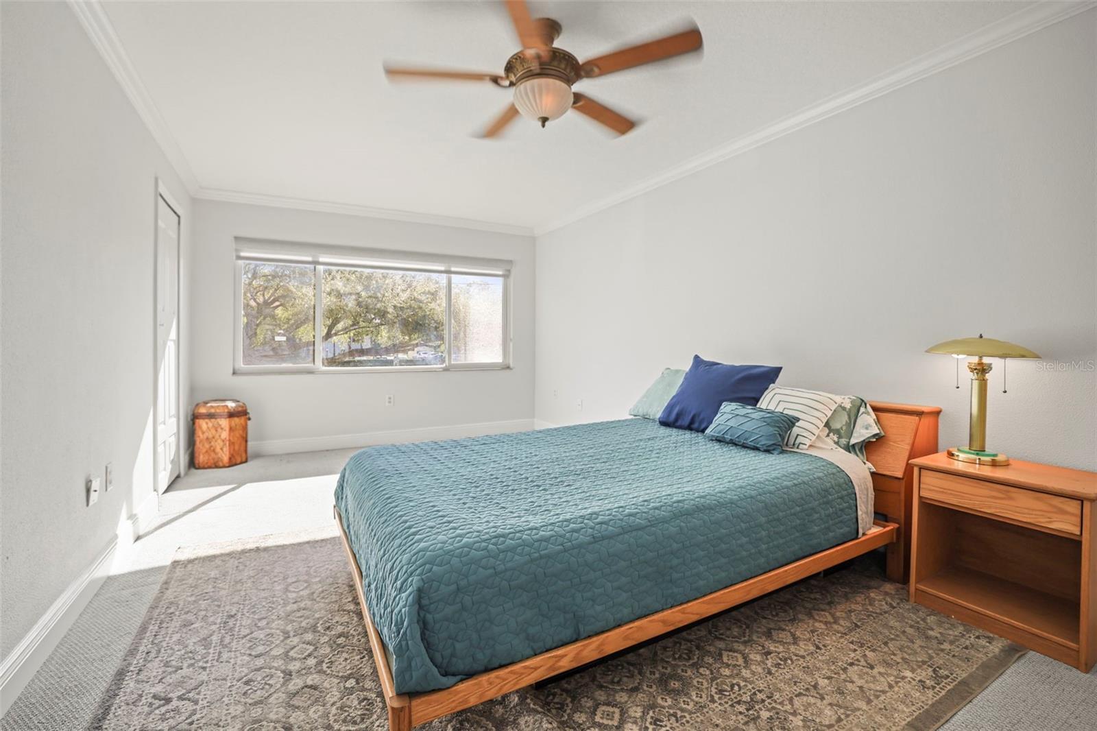 NINE FIFTY BROADWAY - Residential