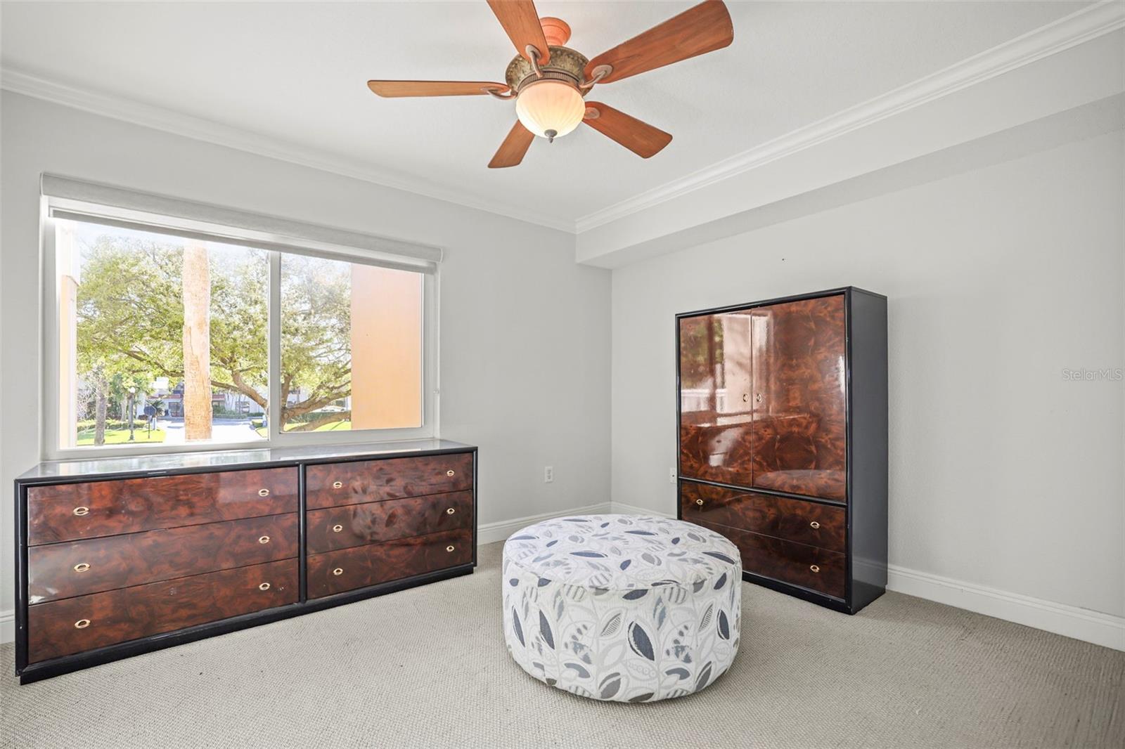 NINE FIFTY BROADWAY - Residential