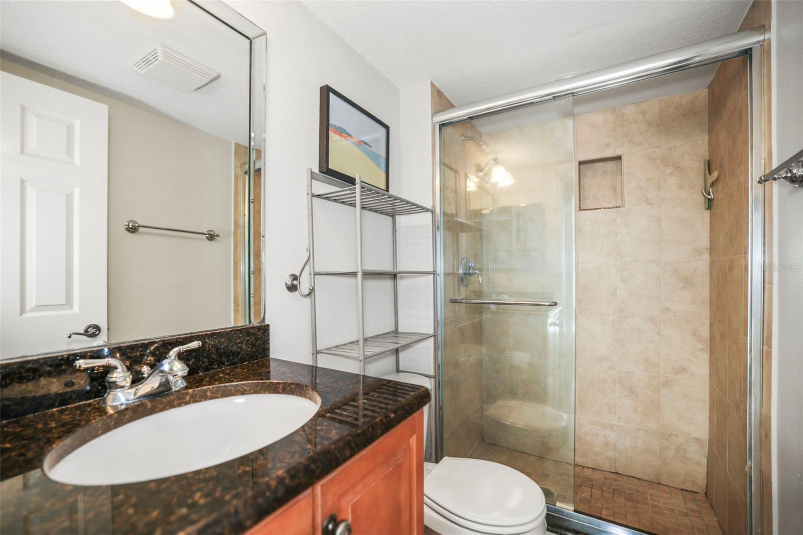 NINE FIFTY BROADWAY - Residential