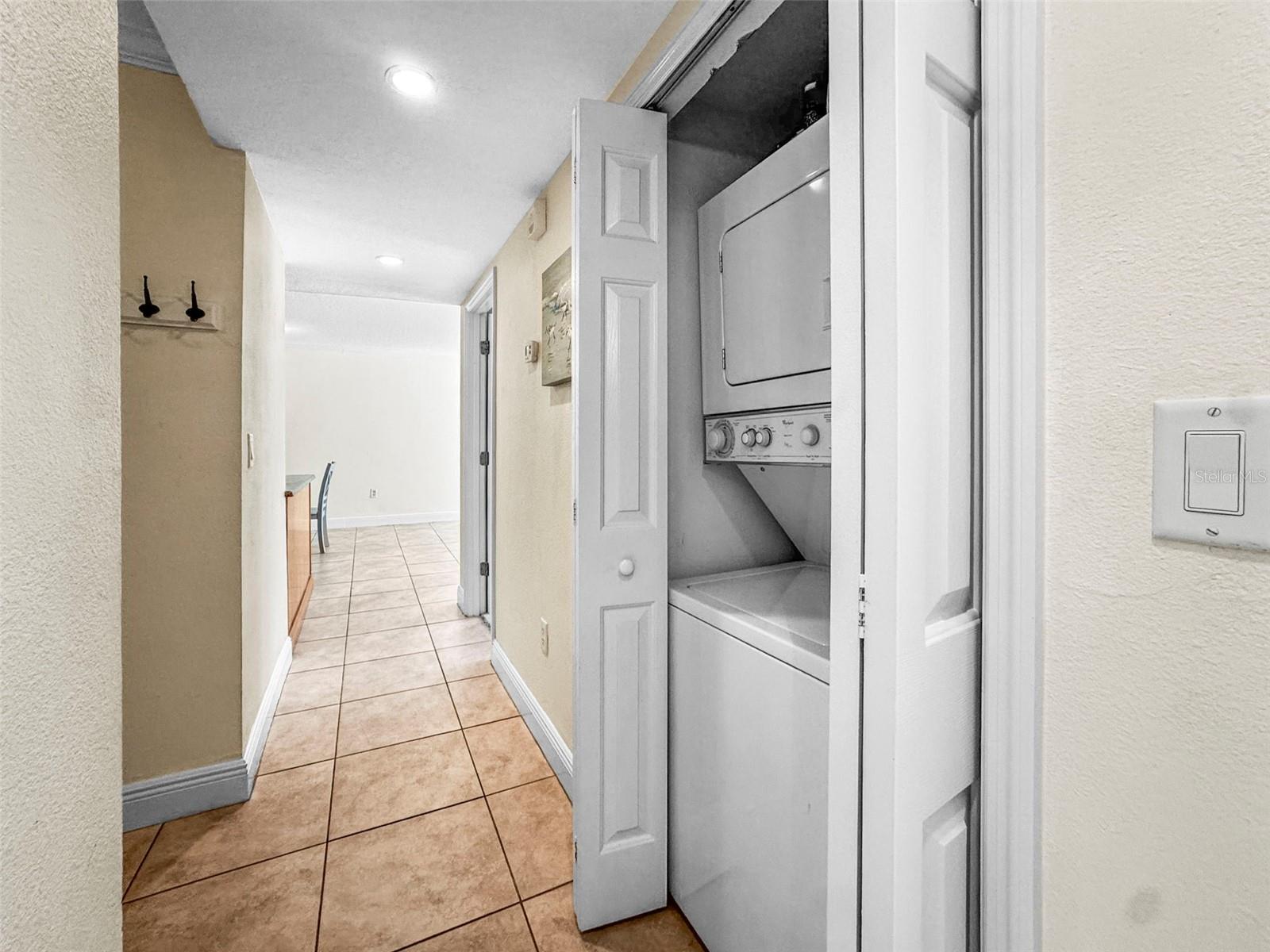 NINE FIFTY BROADWAY - Residential