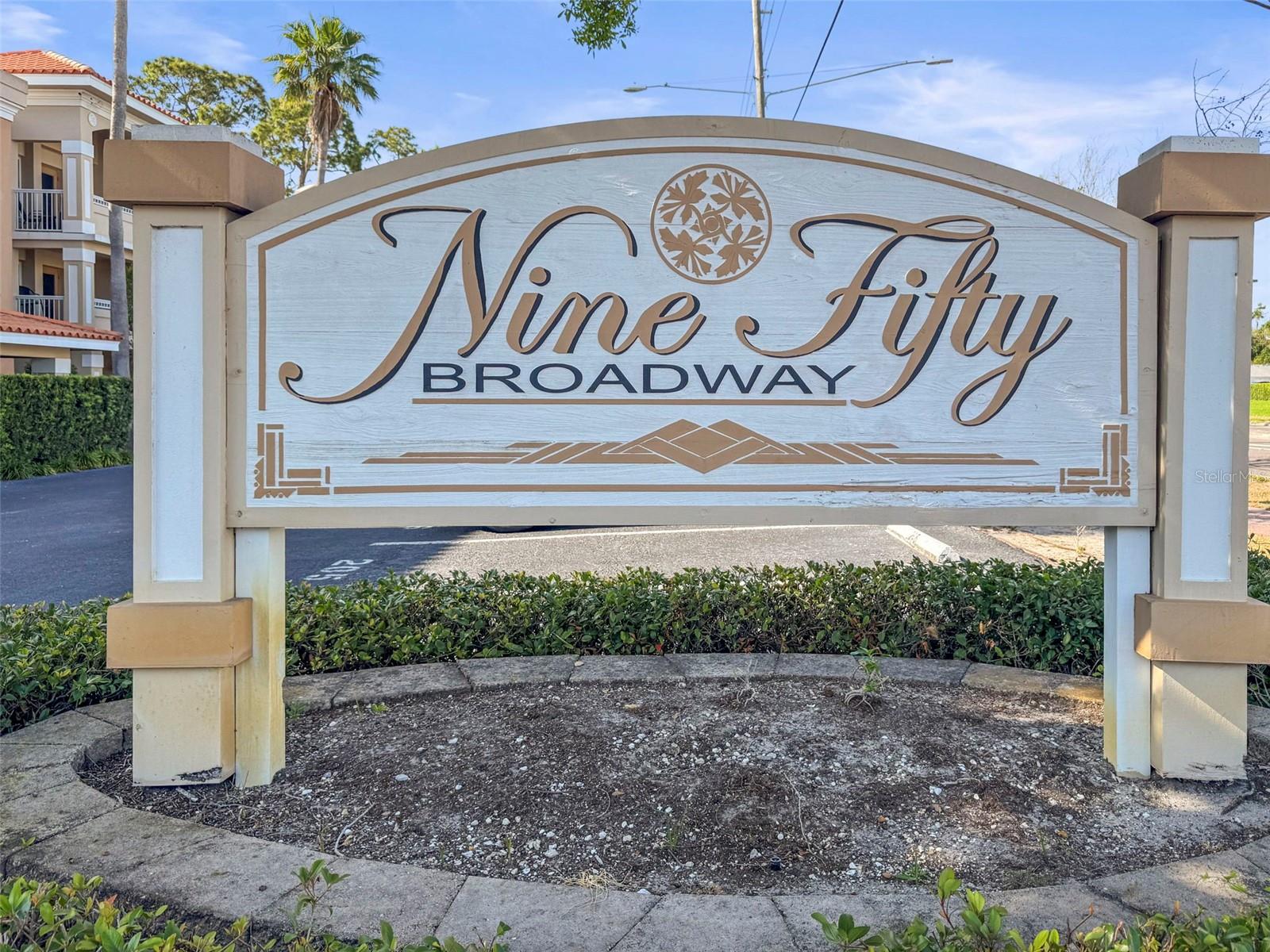 NINE FIFTY BROADWAY - Residential