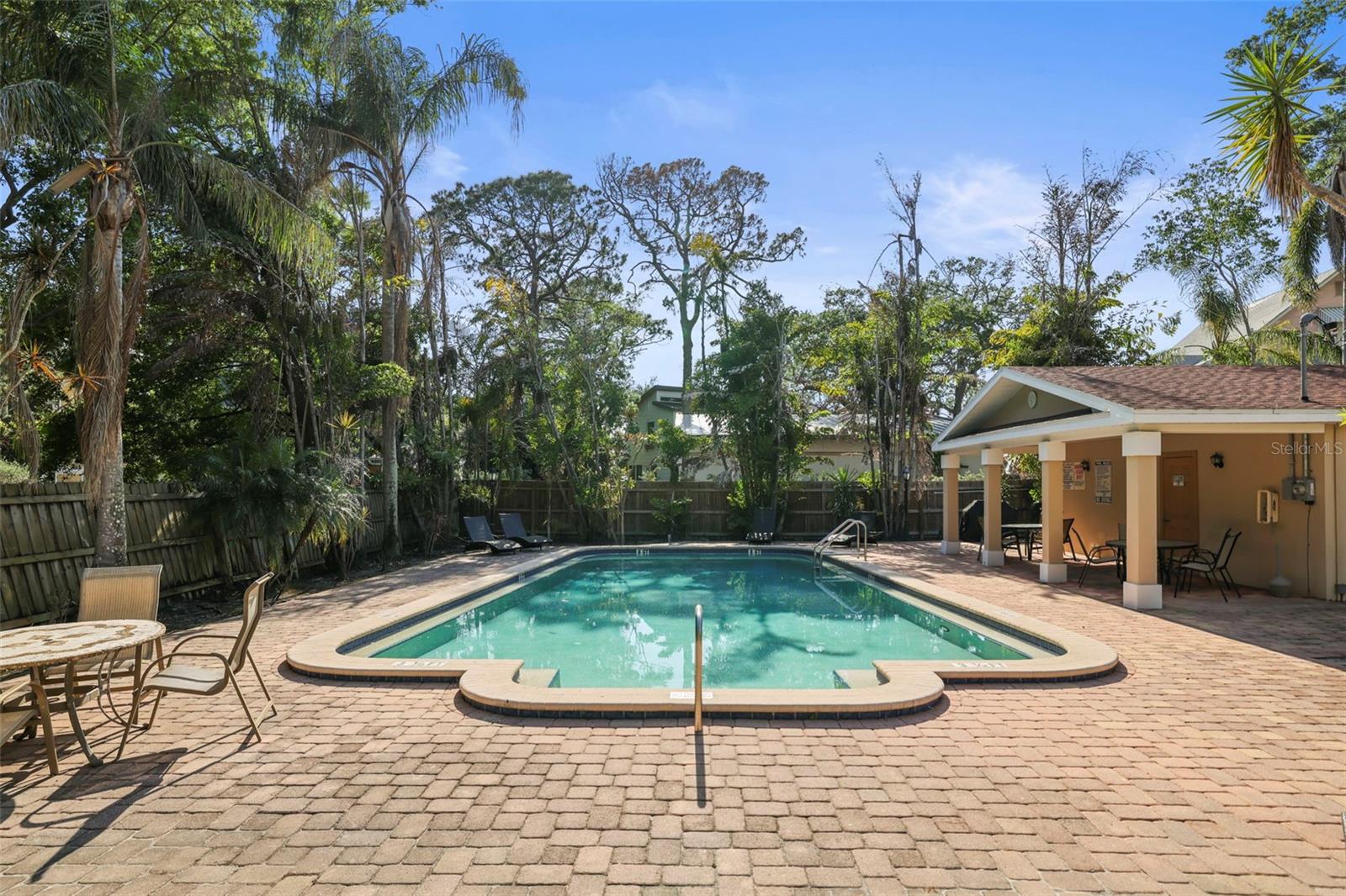 NINE FIFTY BROADWAY - Residential