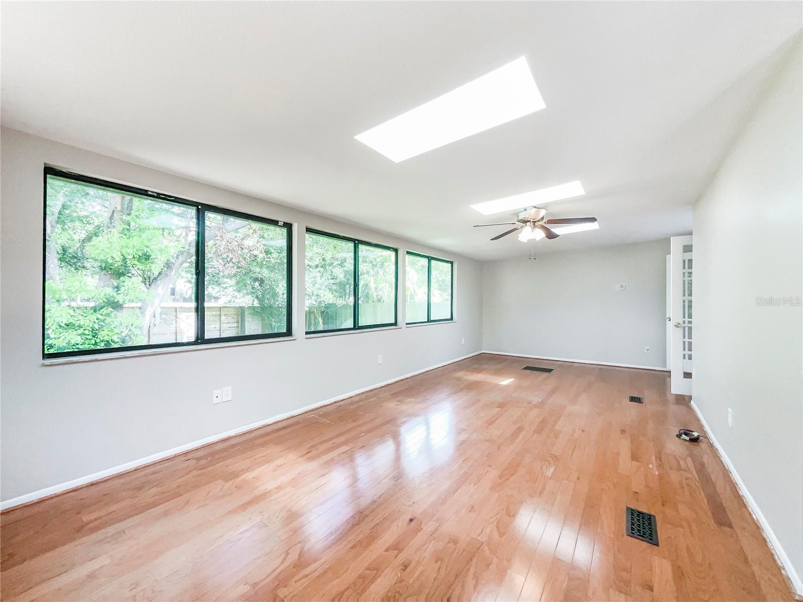 HUNTERS GLEN - Residential