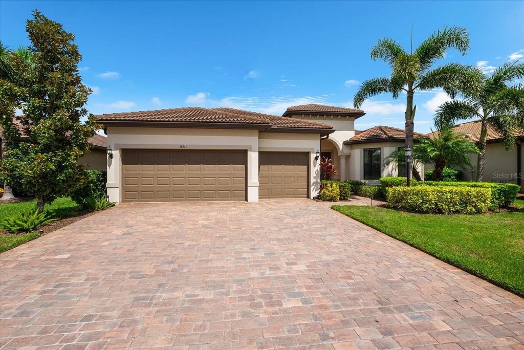 Photo of 16741 Ellsworth Avenue, Bradenton, FL 34202 (MLS # A4640199)