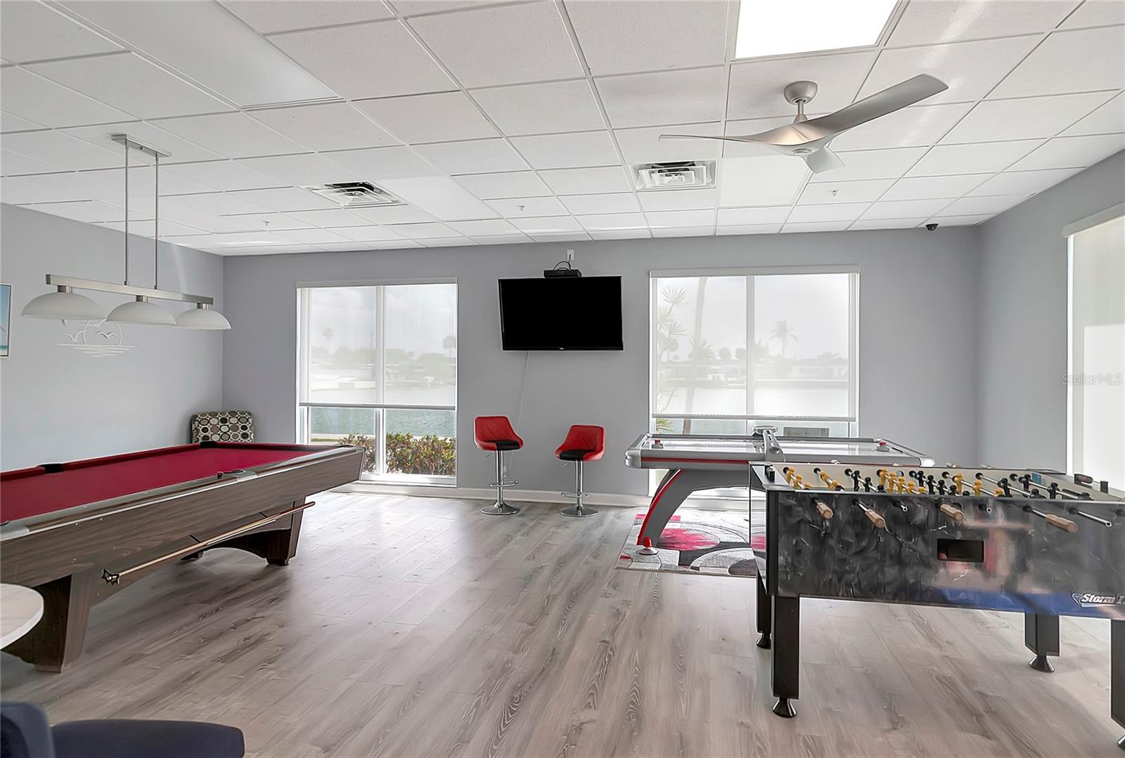 THREE PALMS POINTE CONDO - Residential