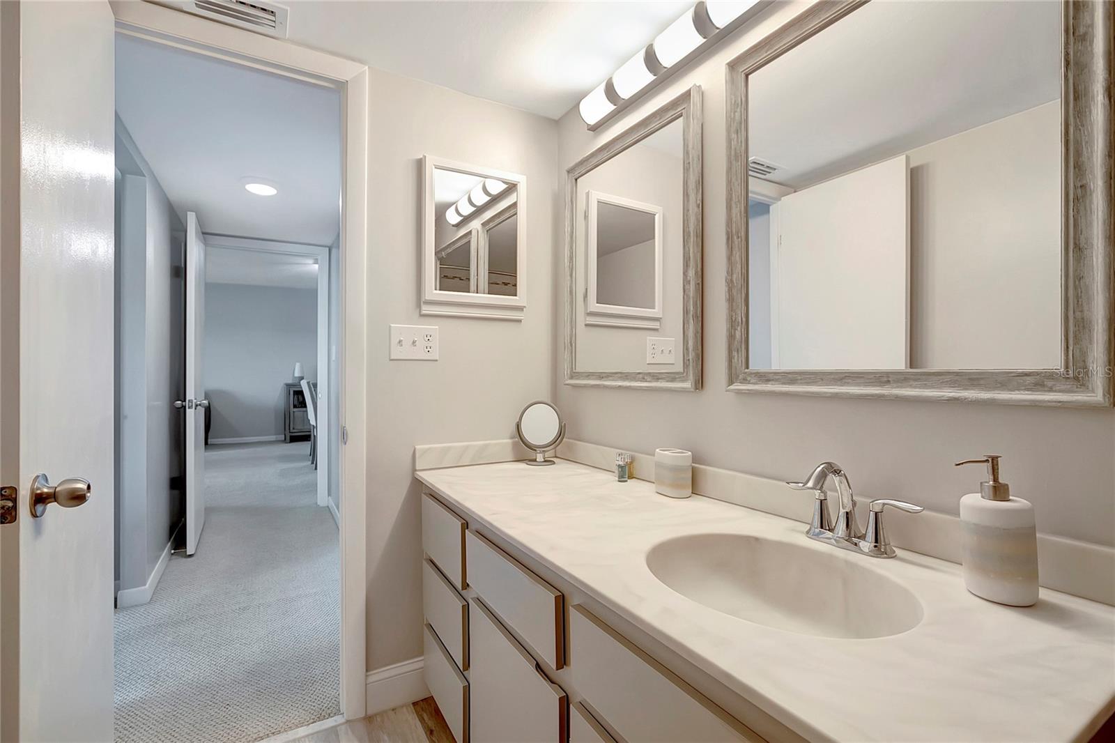 THREE PALMS POINTE CONDO - Residential