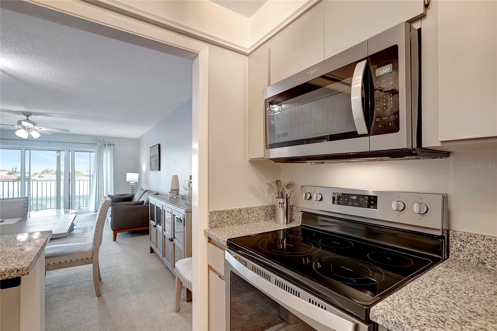 THREE PALMS POINTE CONDO - Residential