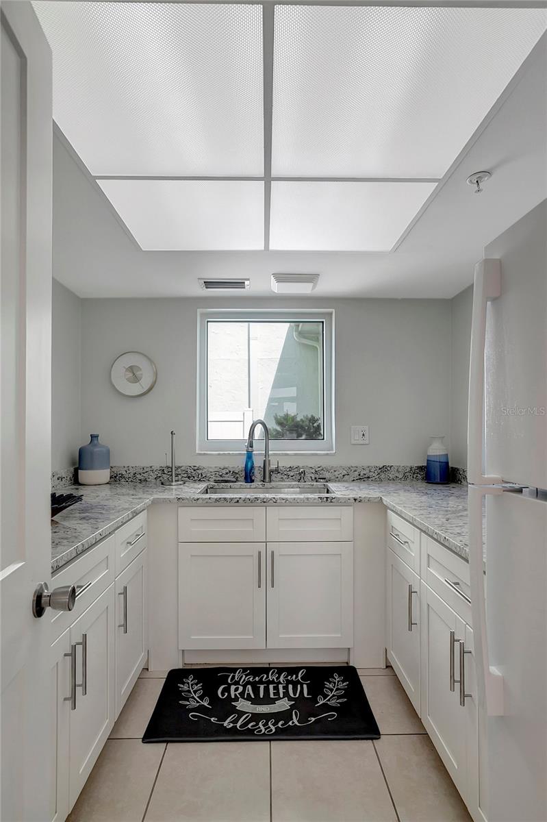 THREE PALMS POINTE CONDO - Residential