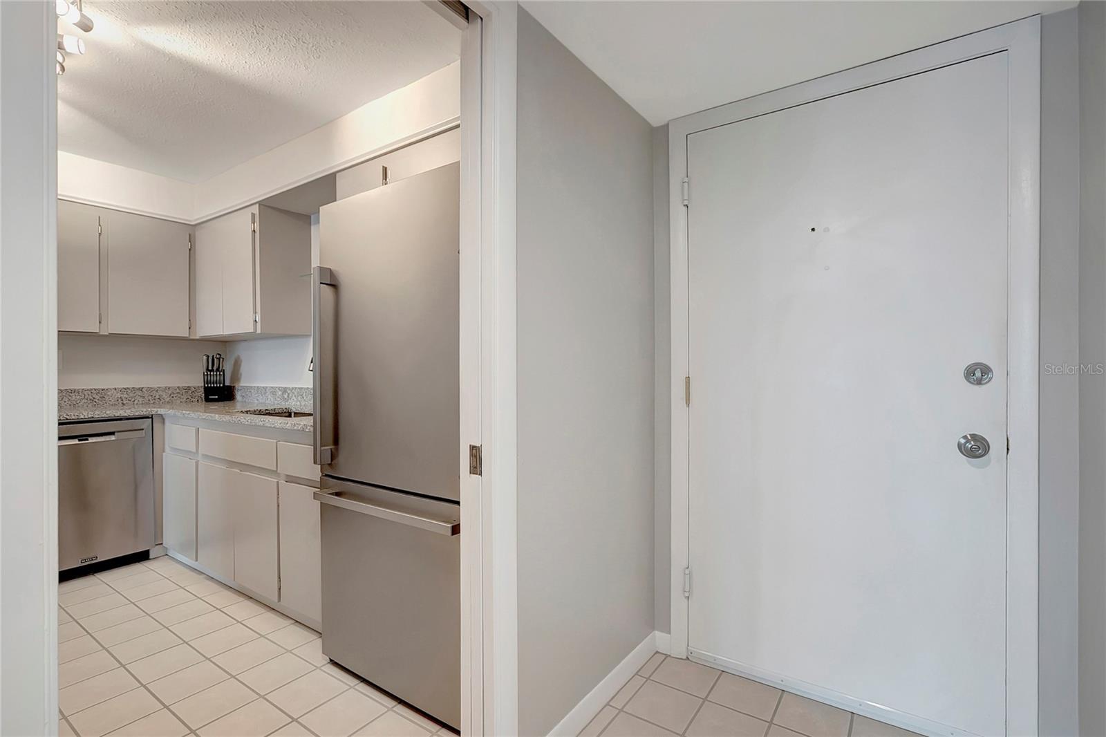 THREE PALMS POINTE CONDO - Residential