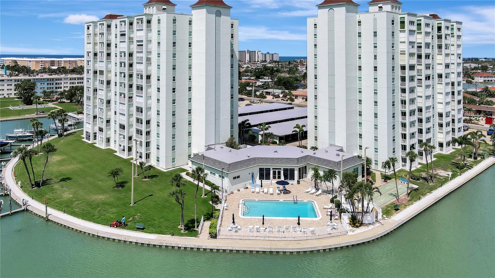 THREE PALMS POINTE CONDO - Residential