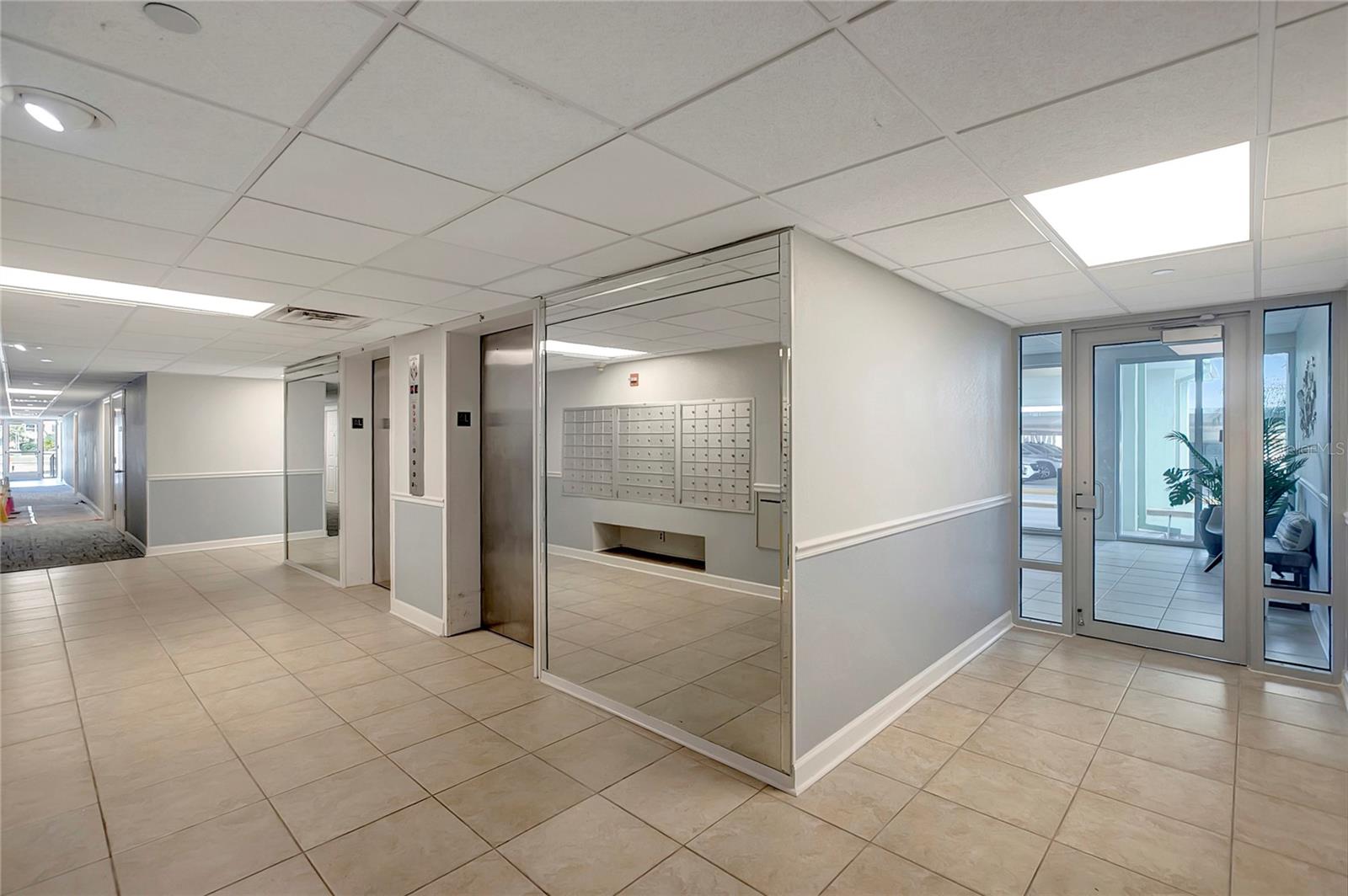 THREE PALMS POINTE CONDO - Residential