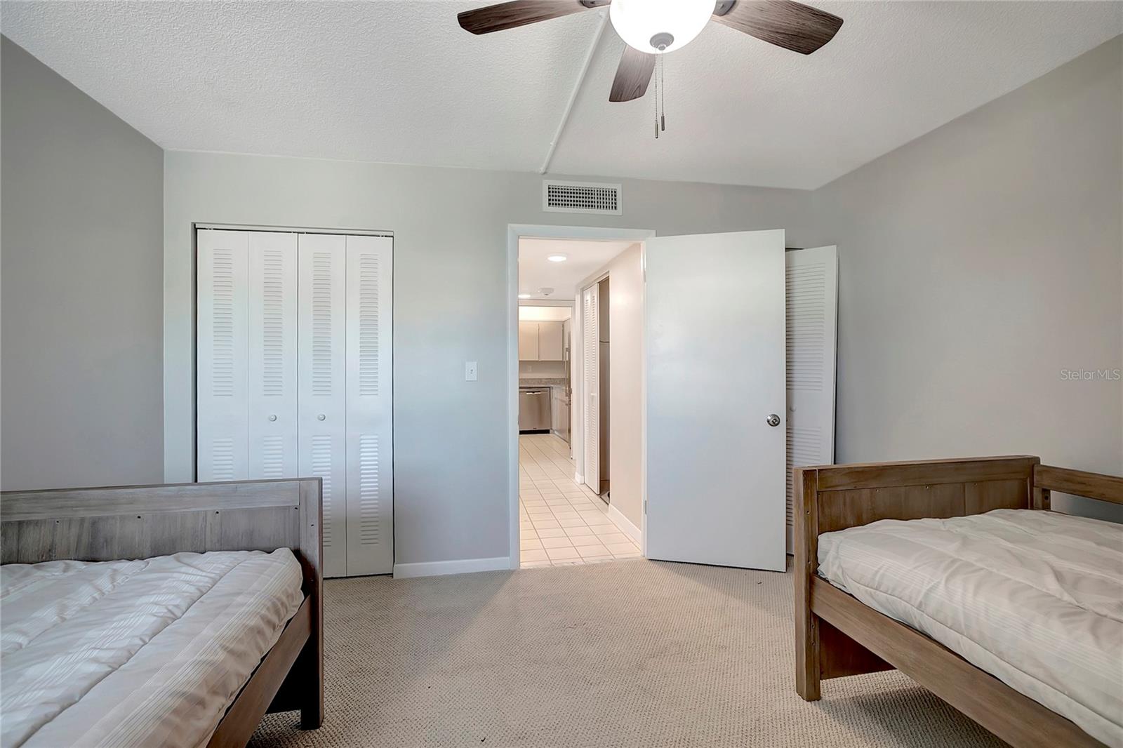 THREE PALMS POINTE CONDO - Residential