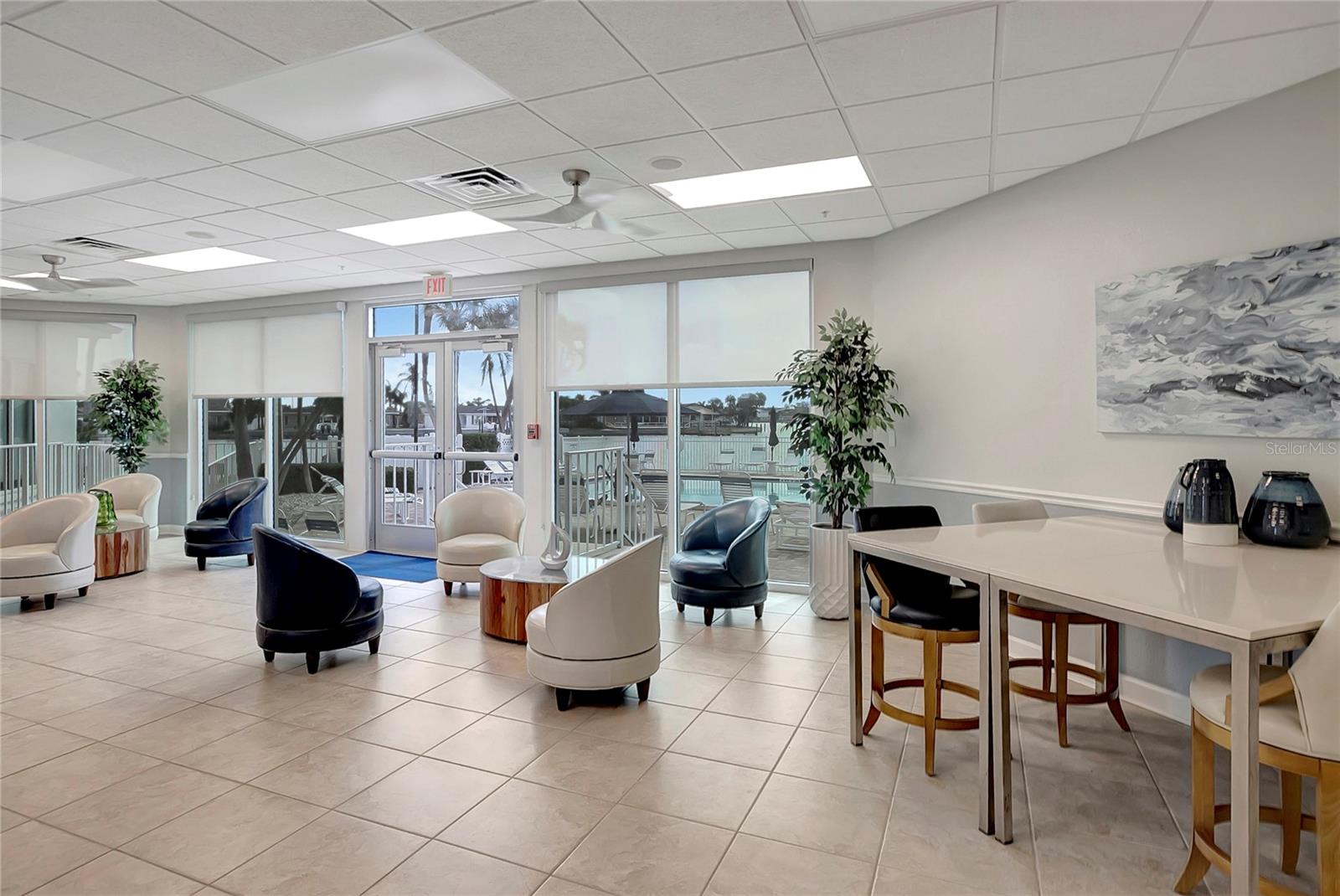 THREE PALMS POINTE CONDO - Residential