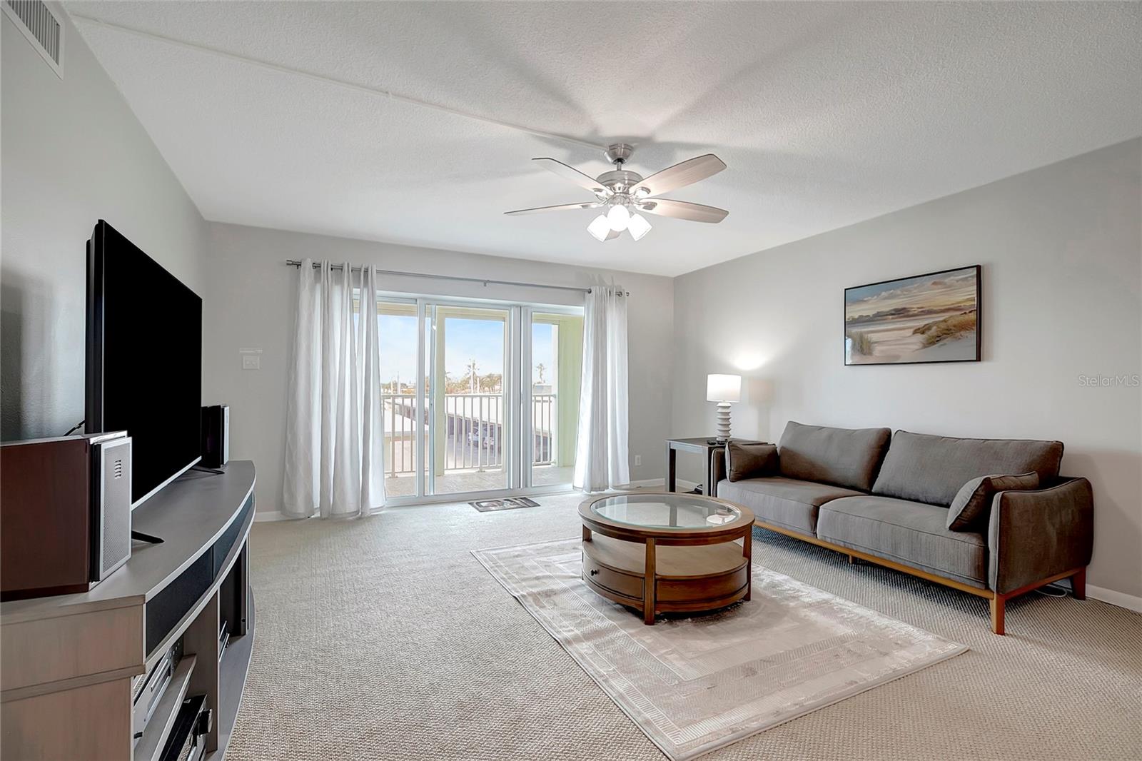 THREE PALMS POINTE CONDO - Residential