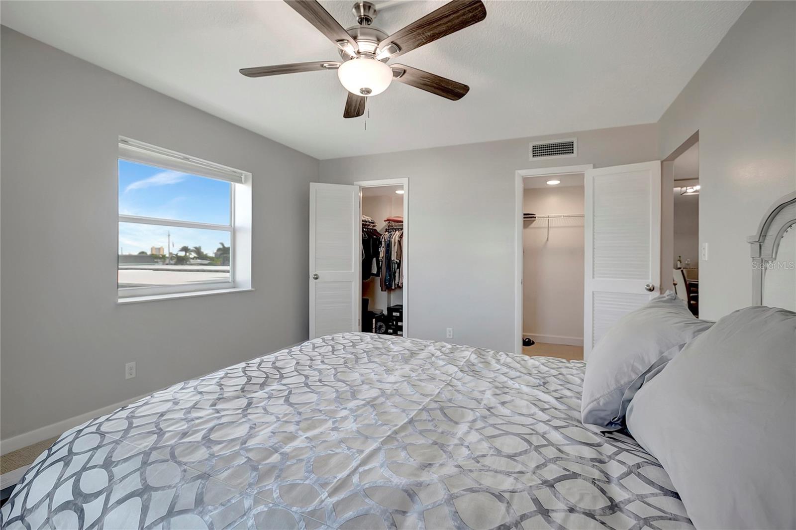 THREE PALMS POINTE CONDO - Residential